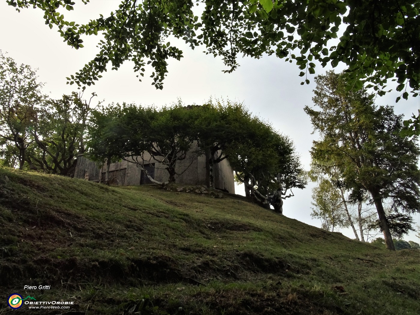 35 Al roccolo del Forcellino (1230 m).JPG